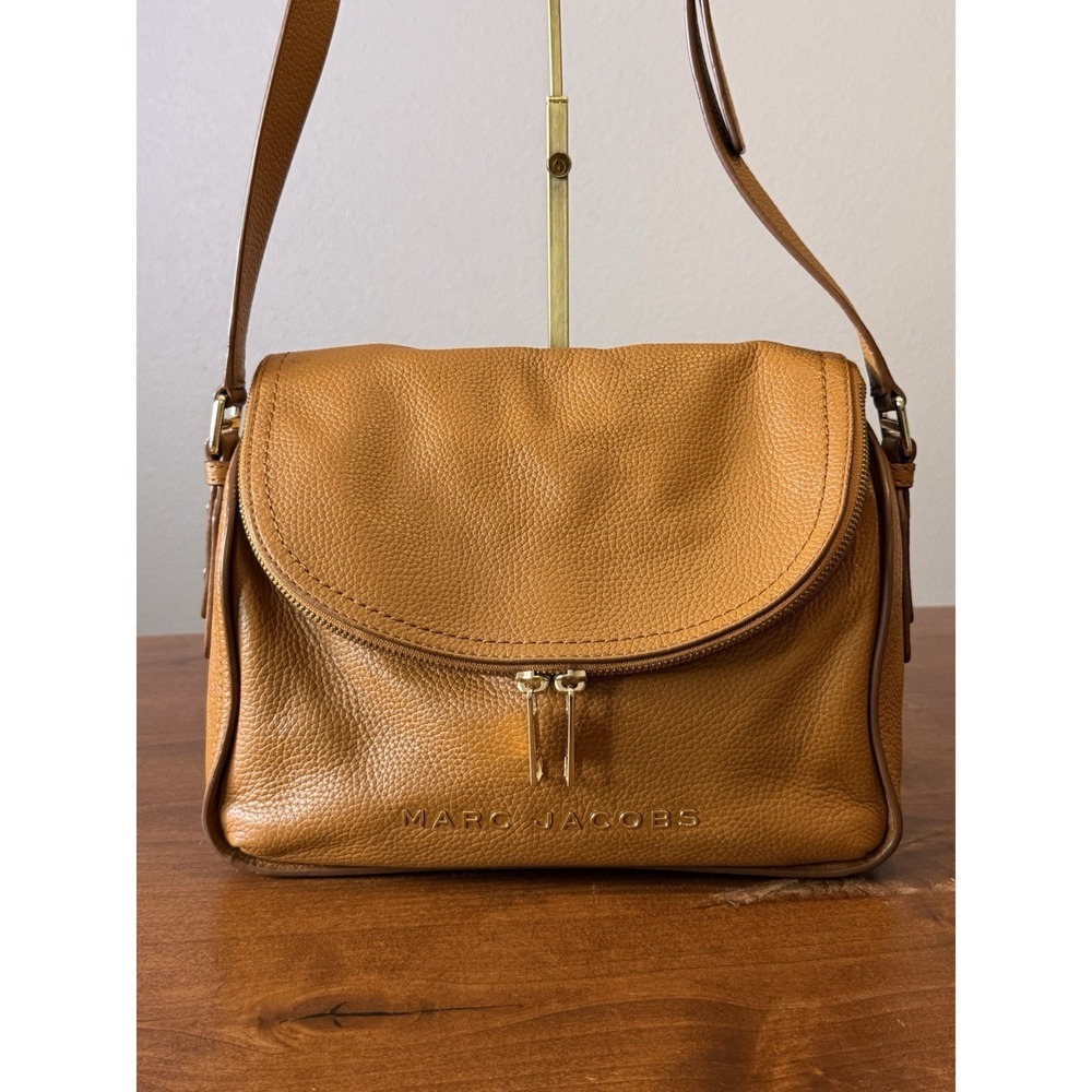 EUC Marc Jacobs Softshot Leather Crossbody Bag Sugar Brown Cognac NWT $350 MSRP